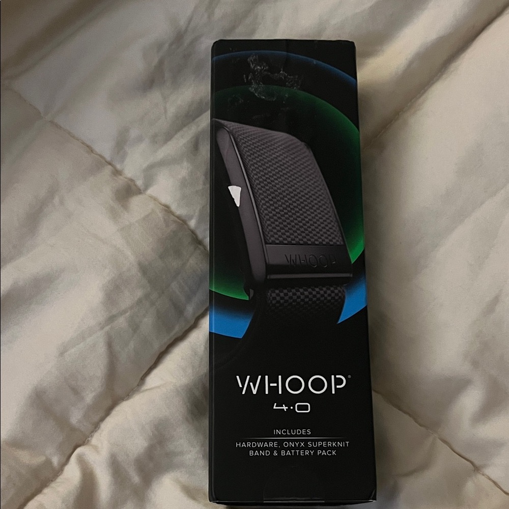 Whoop 4.0 Fitness Tracker with Onyx SuperKnit Band